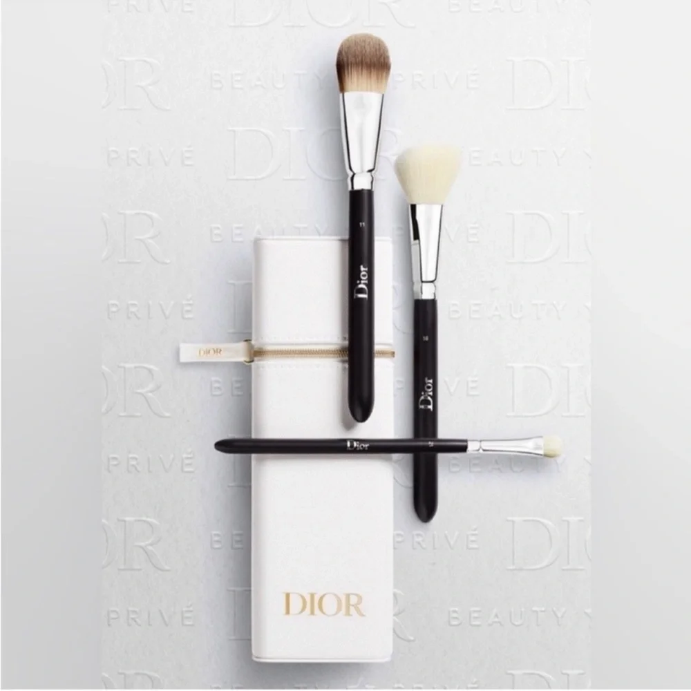 Dior Backstage 3pc Makeup Brush Set with White Case (Limited Edition) - Picture 5 of 10